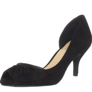 Jessica Simpson Paz Pump
